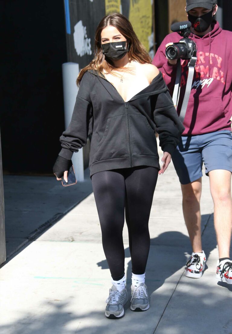 Addison Rae in a Black Leggings Was Seen Out in West Hollywood – Celeb