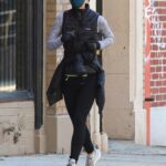 Claire Danes in a Protective Mask Goes for an Early Morning Workout in Manhattan’s West Village