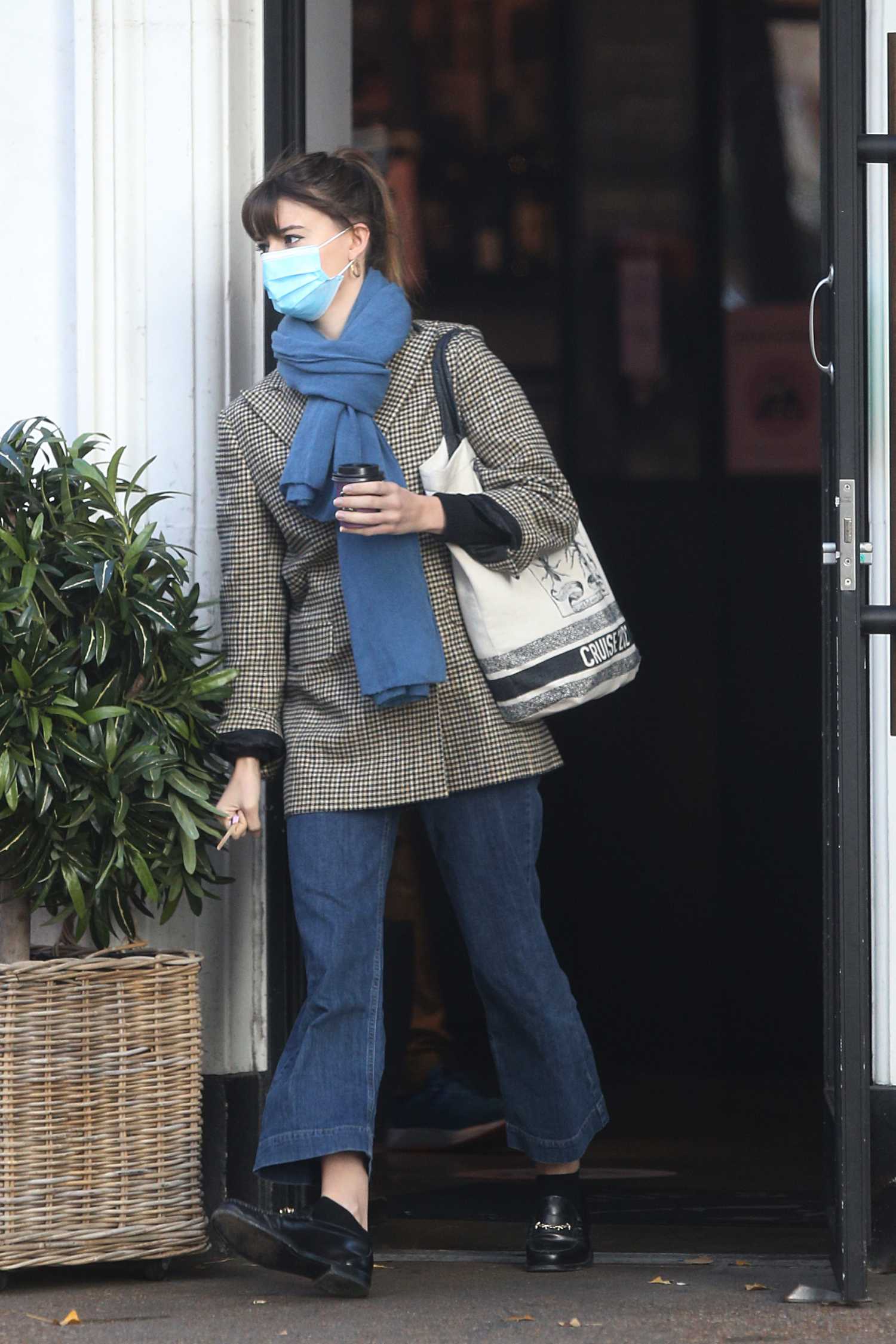 Daisy Edgar-Jones in a Protective Mask Goes Shopping in London – Celeb ...