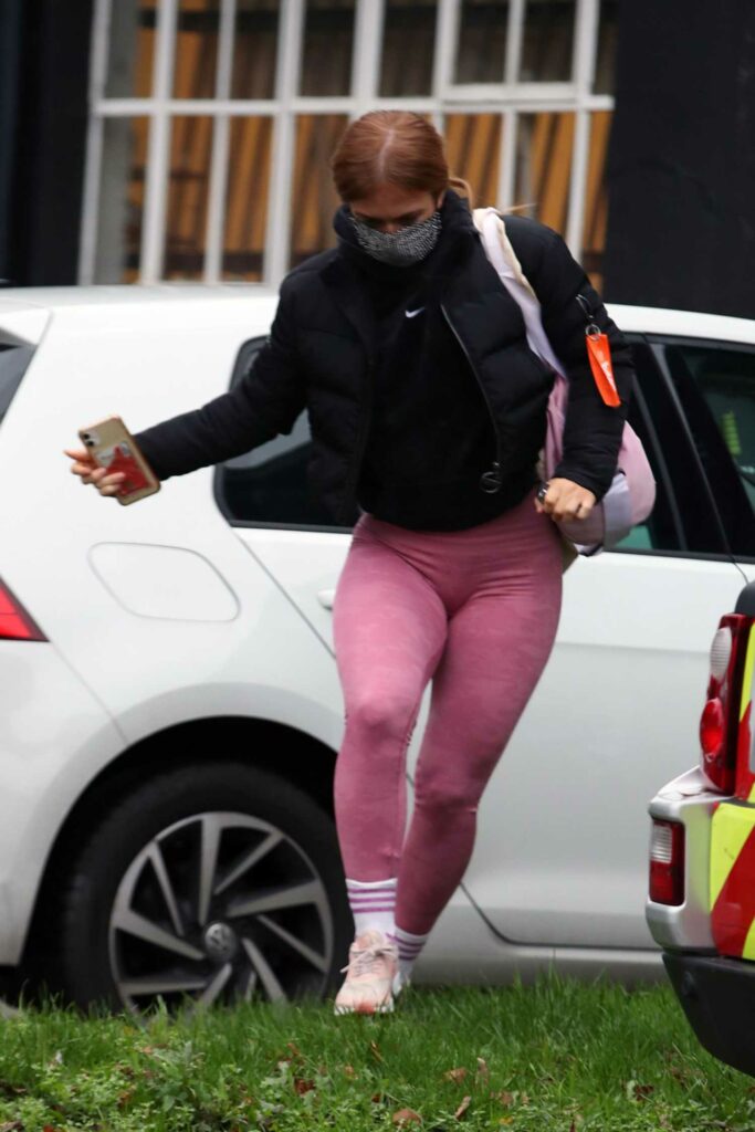 Maisie Smith in a Pink Leggings