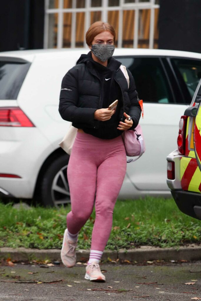 Maisie Smith in a Pink Leggings
