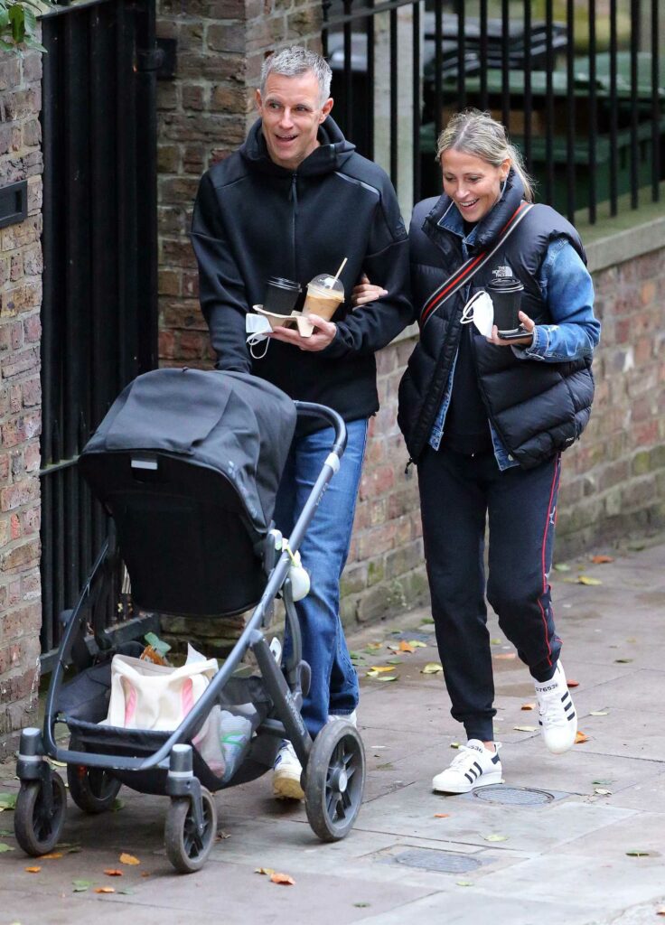 Nicole Appleton in a White Sneakers