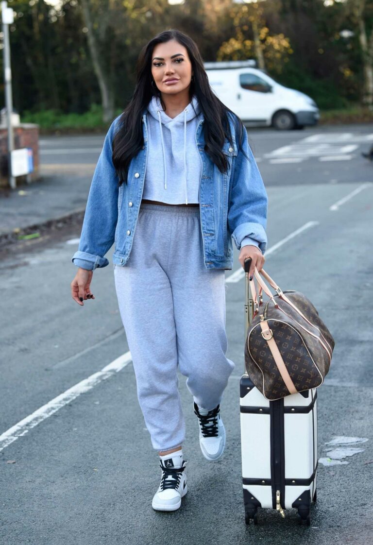 Abbie Holborn in a Grey Sweatpants Arrives at By Faces AKJ Aesthetics