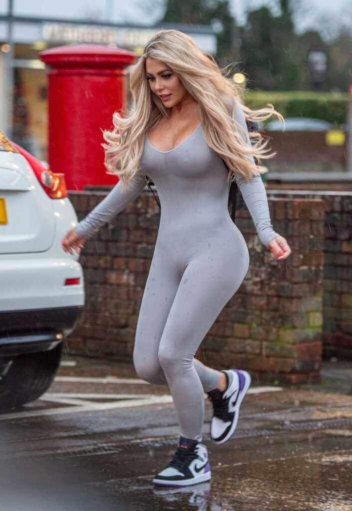 Bianca Gascoigne in a Grey Catsuit Heads to Morrisons in Kent – Celeb Donut