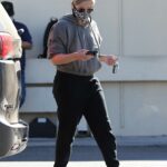 Sarah Michelle Gellar in a Grey Hoodie Was Seen Out in Brentwood