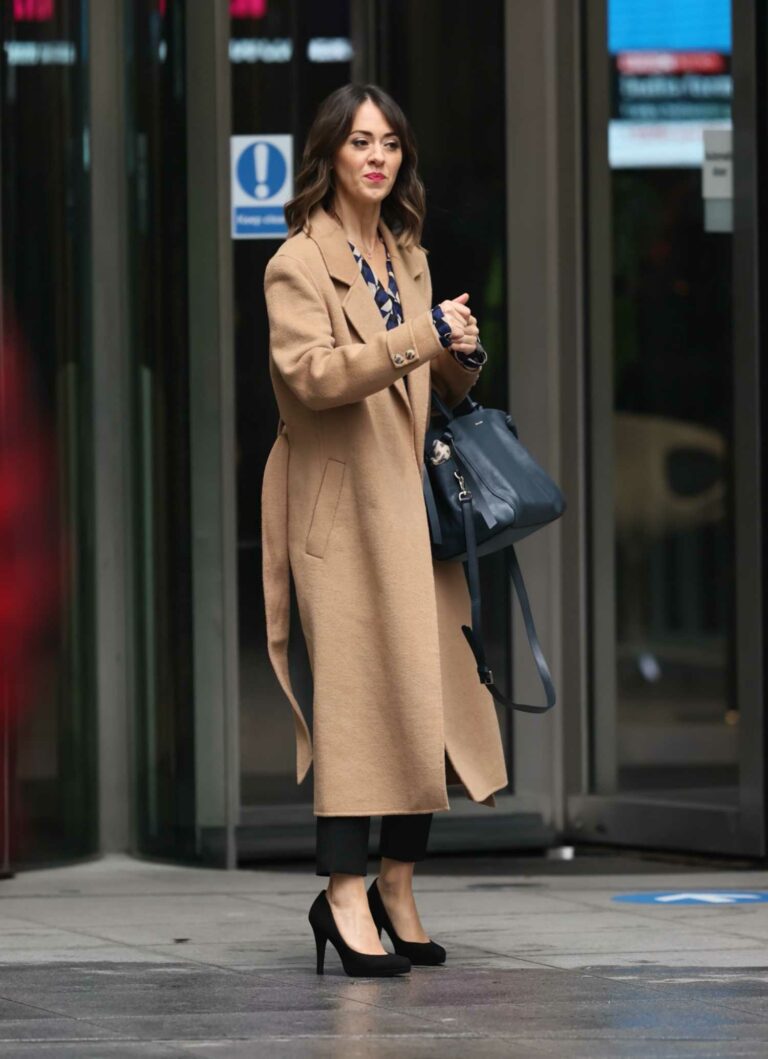 Susannah Fielding in a Tan Coat Was Seen Out in London – Celeb Donut