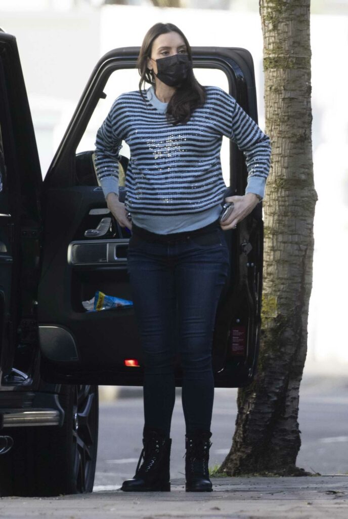 Christine Lampard in a Striped Sweatshirt