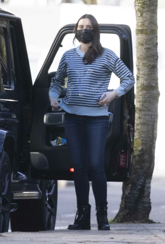 Christine Lampard in a Striped Sweatshirt