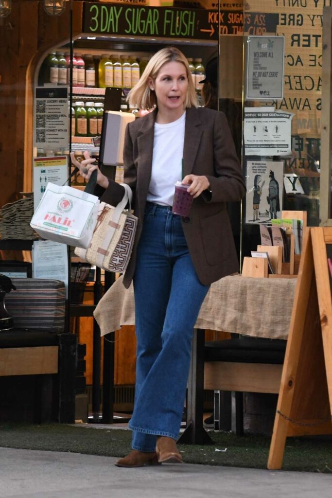 Kelly Rutherford in a Brown Blazer