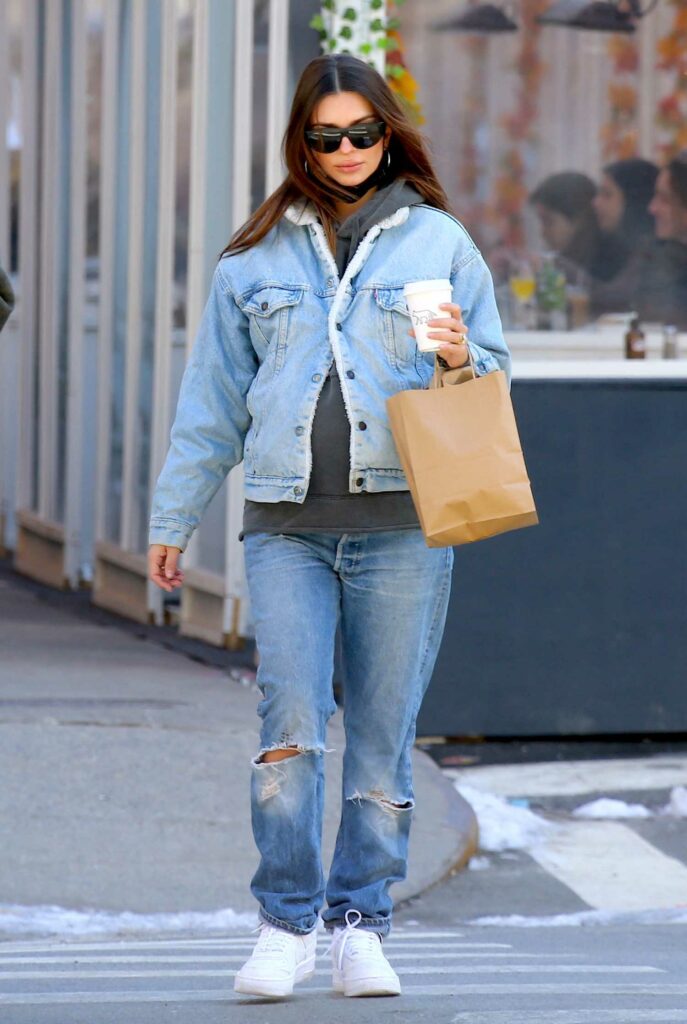 Emily Ratajkowski in a Blue Ripped Jeans