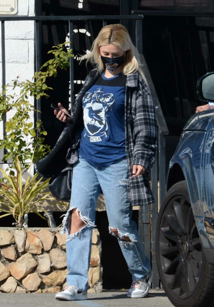 Holly Madison in a Blue Ripped Jeans