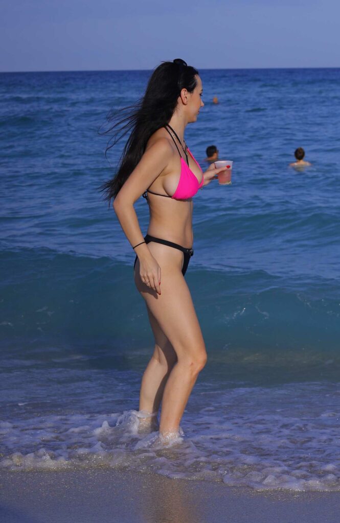 Iva Kovacevic in Bikini