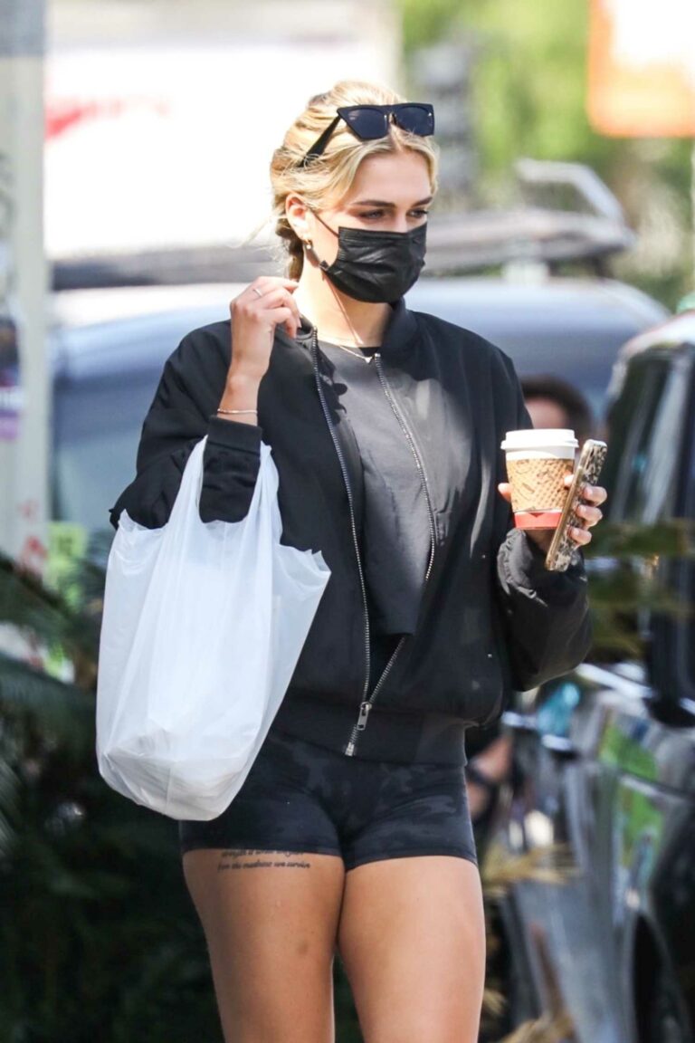 Emma Krokdal in a Black Outfit Leaves a Liquor Store with in West