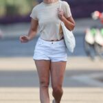 Brittany Hockley in a Beige Tee Was Spotted at Bondi Beach in Sydney