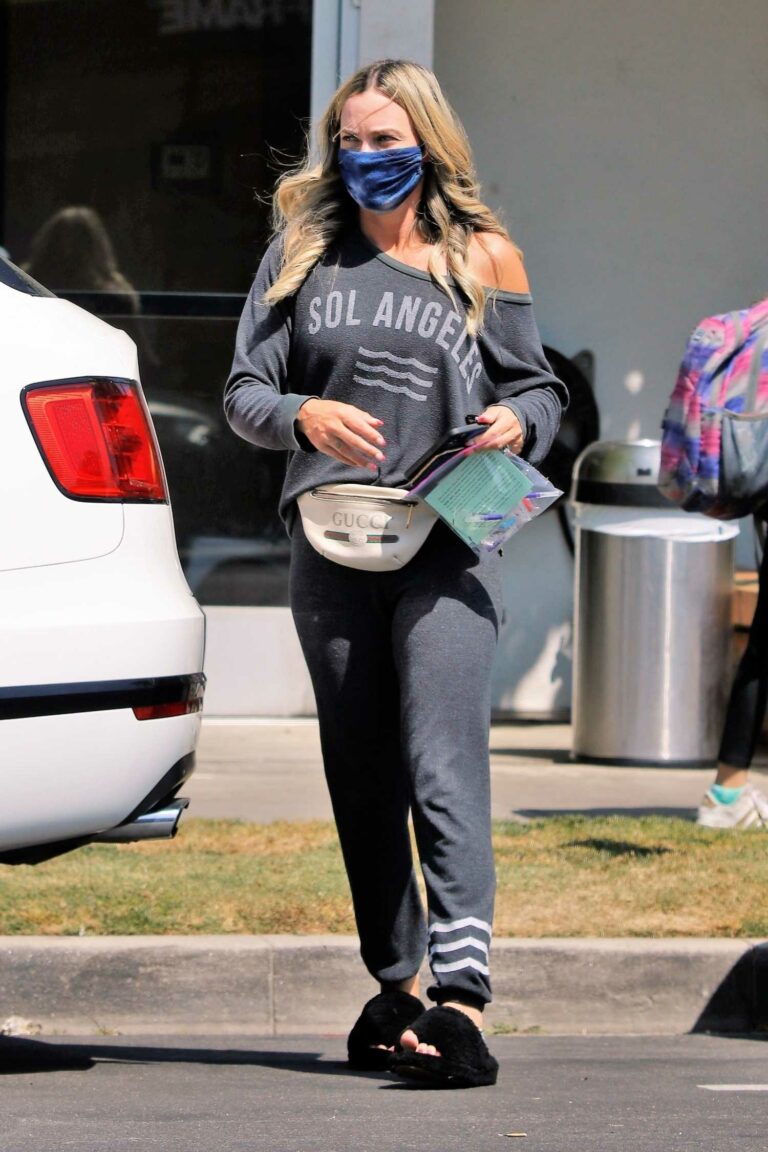 Teddi Mellencamp in a Grey Sweatsuit Stops for Gas in Los Angeles