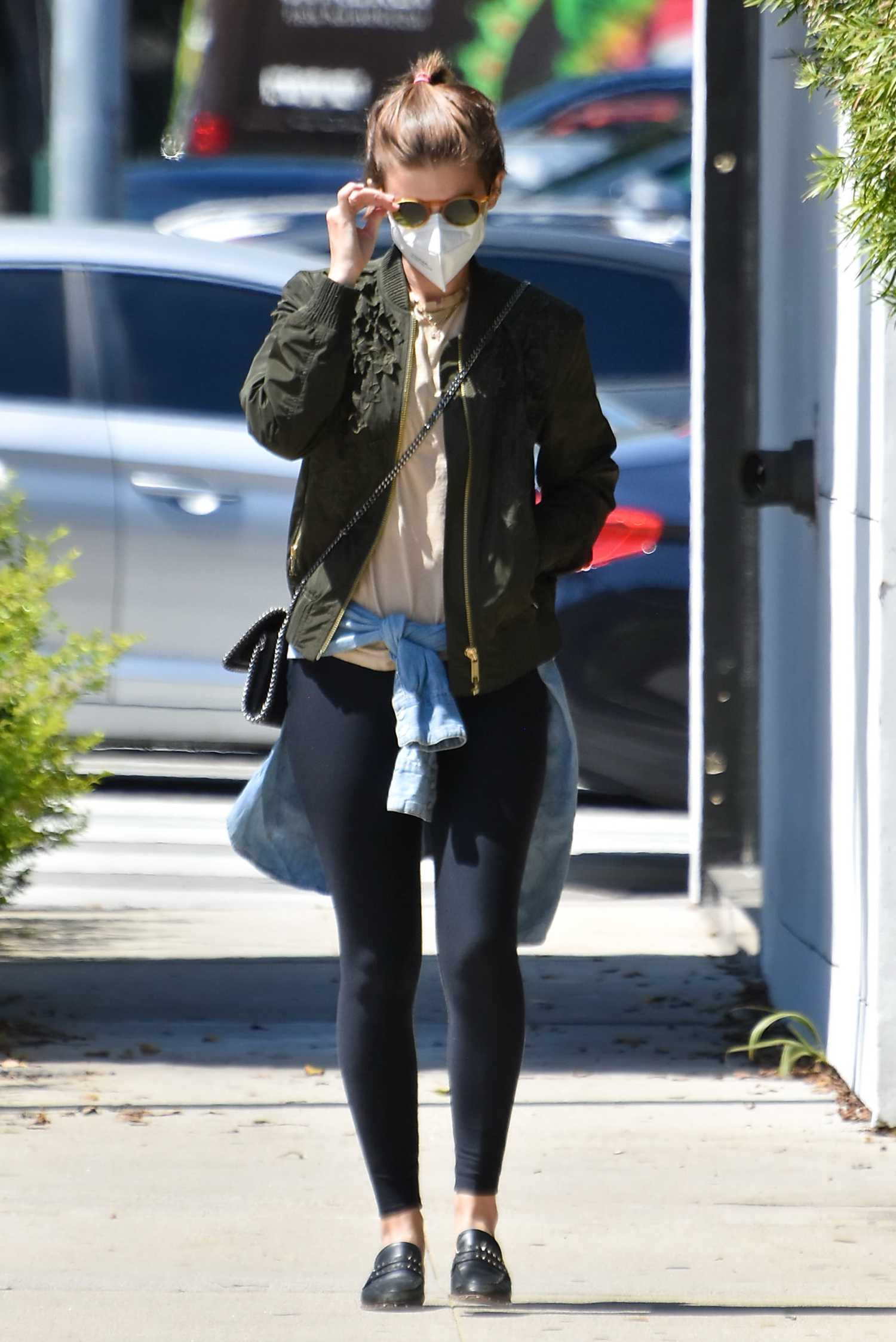 Kate Mara in a Black Leggings Was Seen Out in Los Angeles – Celeb Donut