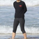 Rose Byrne in a Black Sweatshirt Was Seen on the Beach in Bondi, Sydney