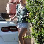 Britney Spears in an Olive Blouse Leaves Her Yoga Class in Hawaii