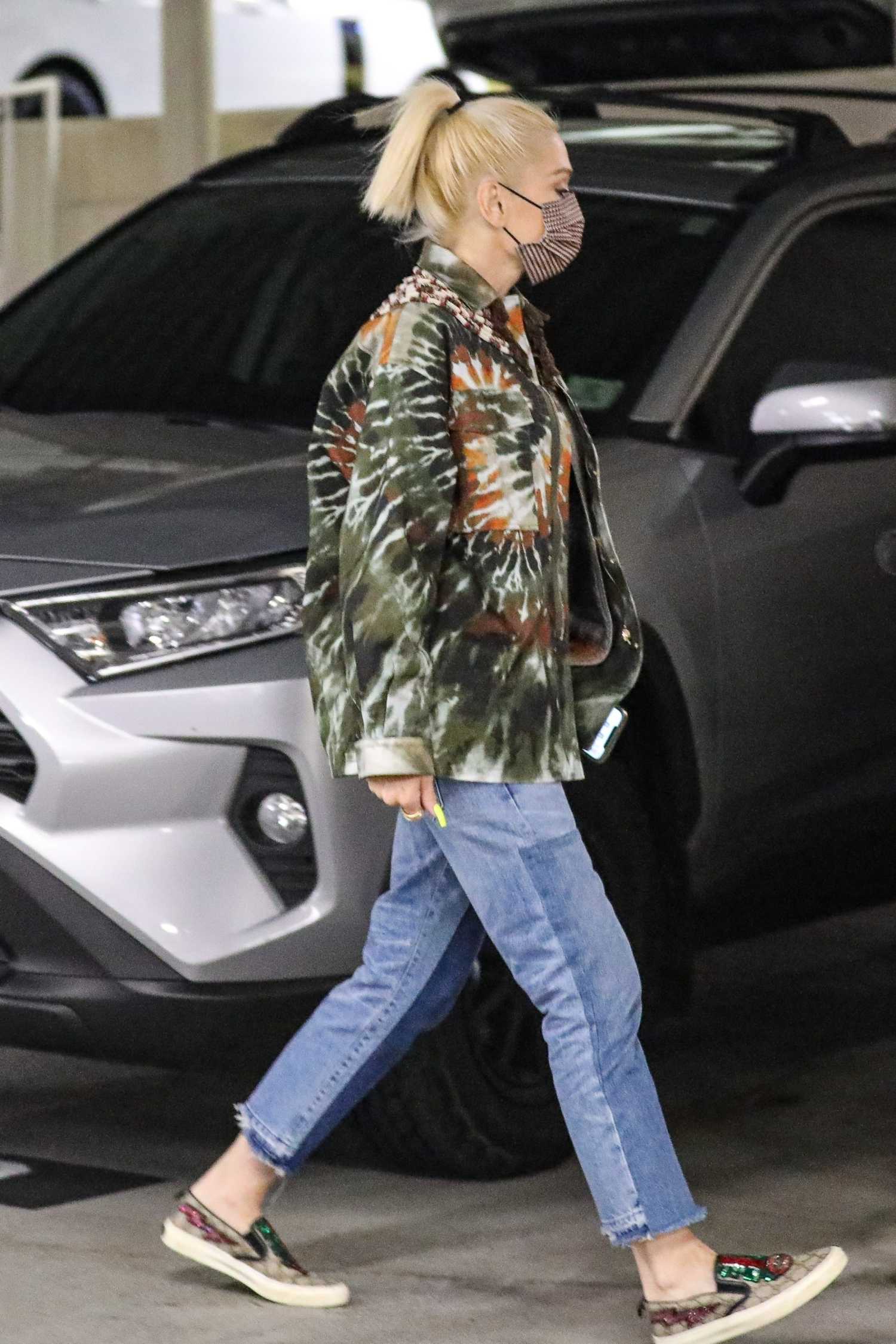 Gwen Stefani in a Green Tie-Dye Jacket Was Seen Out in Beverly Hills ...