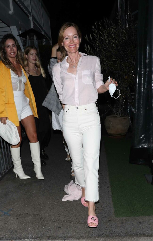 Leslie Mann in a White Jeans