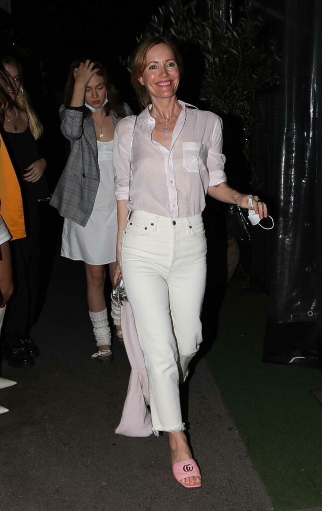 Leslie Mann in a White Jeans
