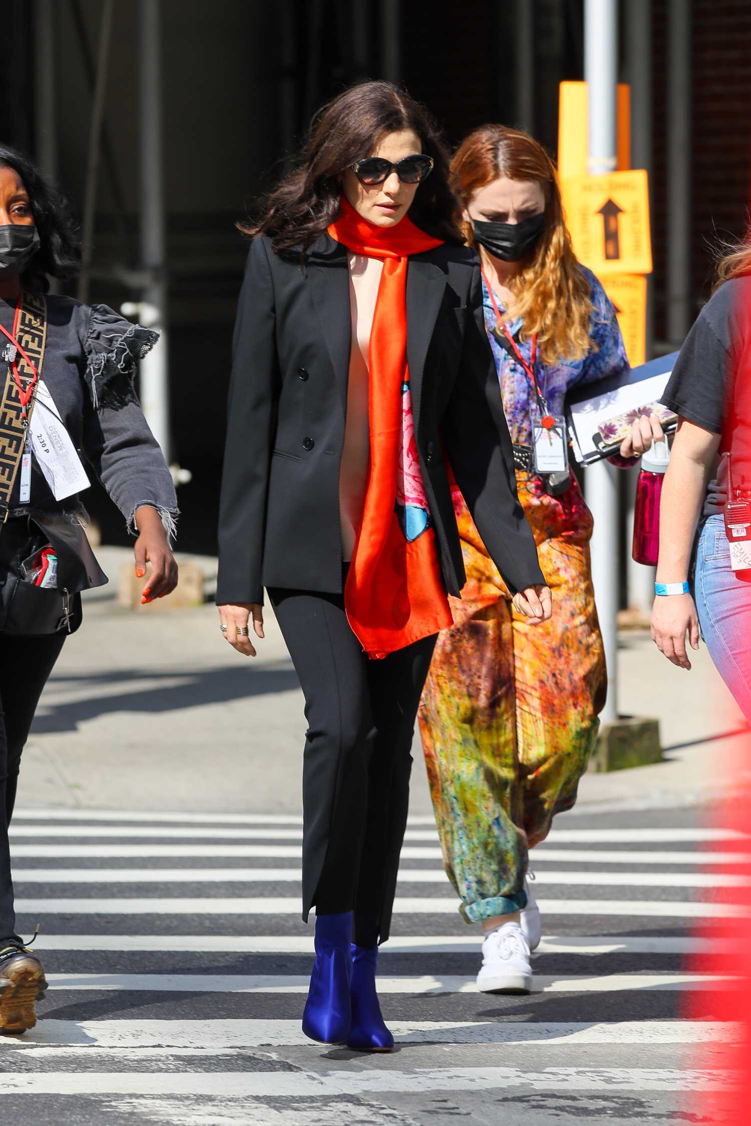 Rachel Weisz in a Black Suit Was Seen Out in Manhattan, NYC – Celeb Donut