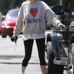 Jessica Hart in a Grey Sweatshirt Was Seen Out in Los Angeles