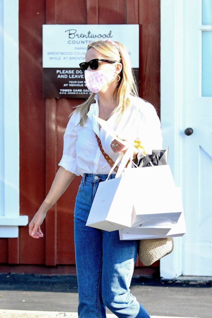 Reese Witherspoon in a White Shirt