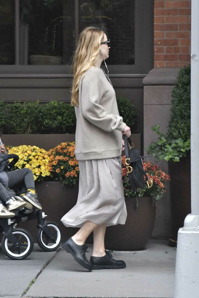 Jennifer Lawrence in a Grey Sweater