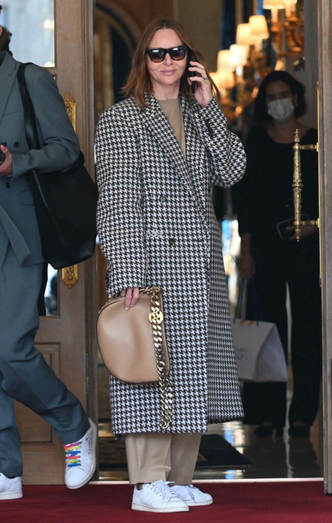 Stella McCartney in a Grey Coat