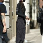 Bella Hadid in a Black Protective Mask Arrives at the Gym in New York