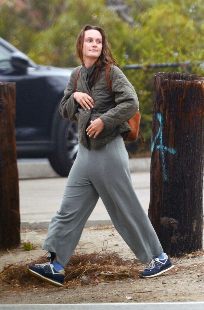 Leighton Meester in a Grey Sweatpants