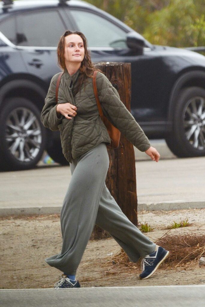 Leighton Meester in a Grey Sweatpants