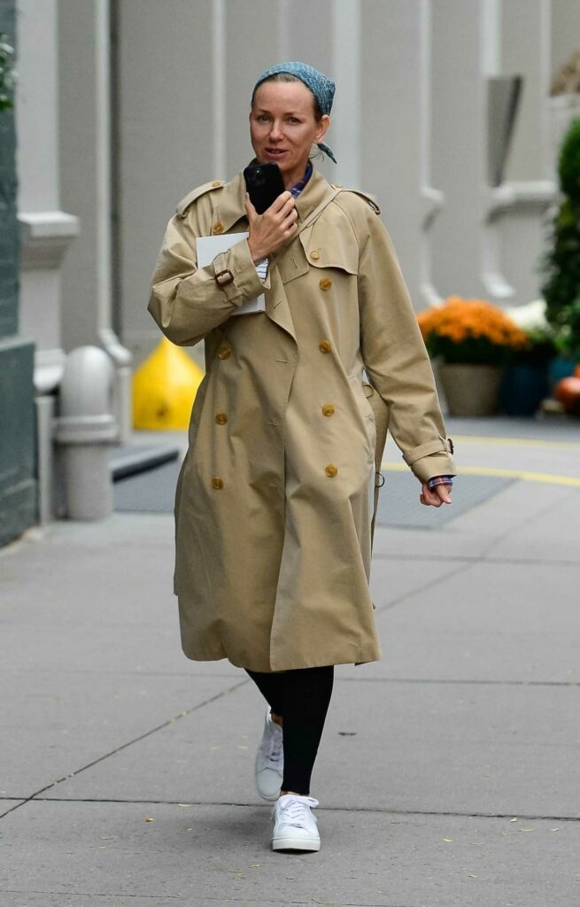 Naomi Watts in a Beige Trench Coat