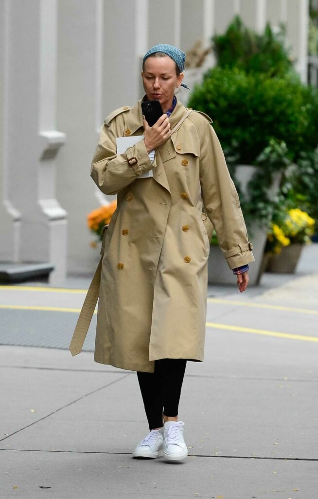 Naomi Watts in a Beige Trench Coat