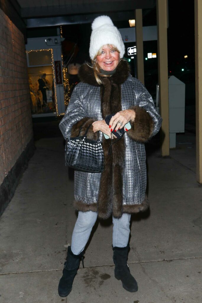Goldie Hawn in a White Fur Hat