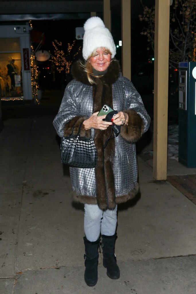 Goldie Hawn in a White Fur Hat