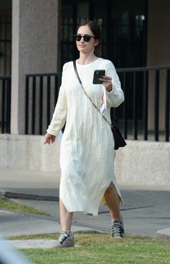 Minka Kelly in a White Knitted Dress