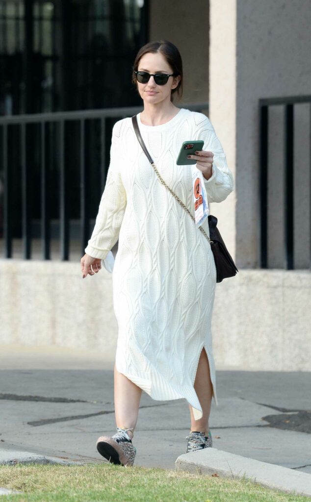 Minka Kelly in a White Knitted Dress