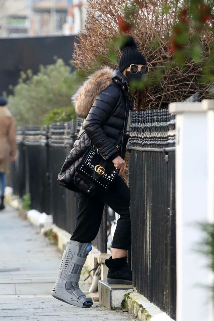 Elizabeth Hurley in a Black Beanie Hat