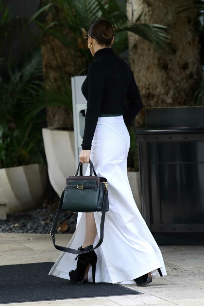 Jennifer Lopez in a White Maxi Skirt