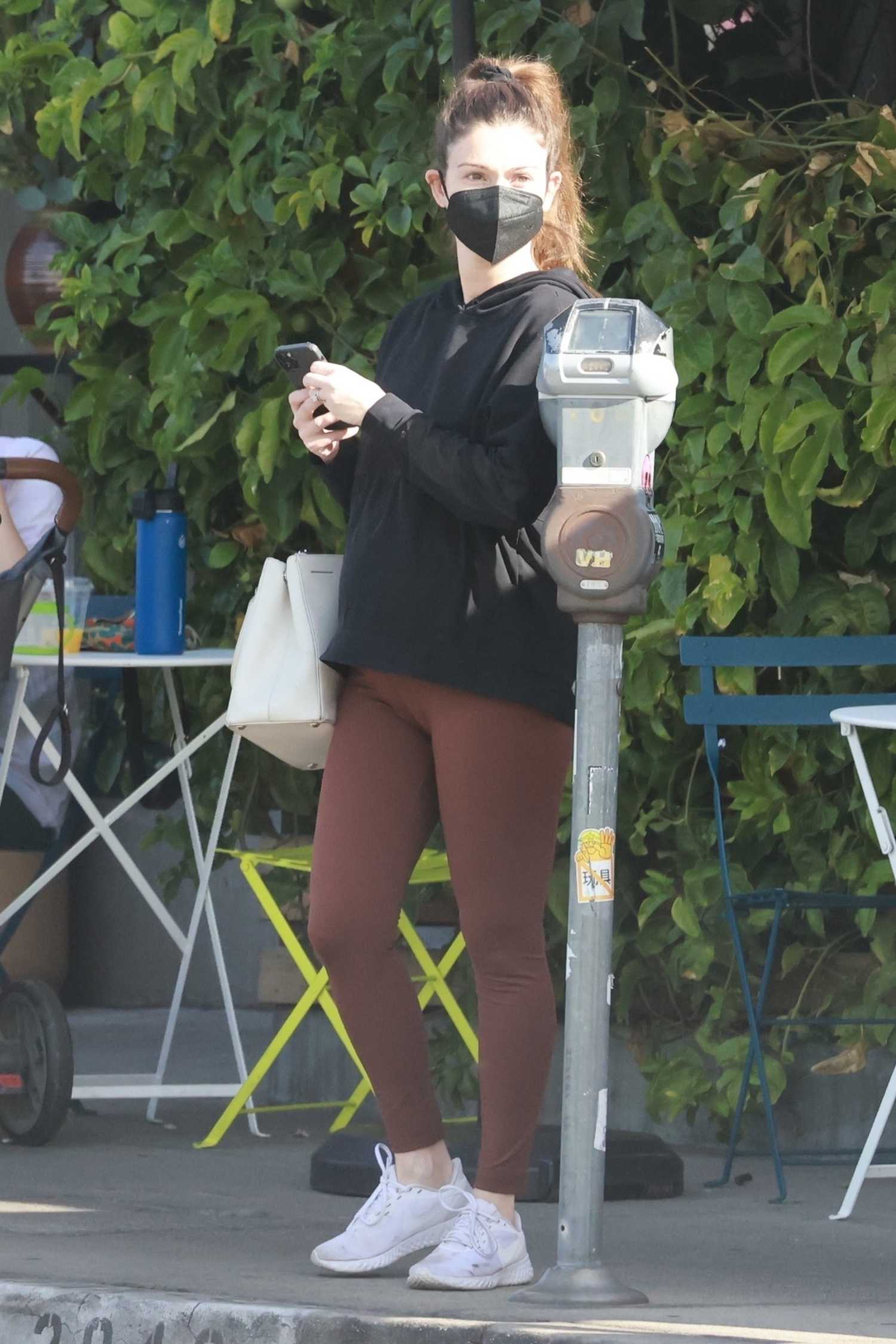 Lauren Parsekian in a Black Hoodie Arrives at All Time Restaurant in