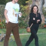 Molly Shannon in a Black Blouse Was Seen Out with Zach Woods During a Stroll in Los Angeles