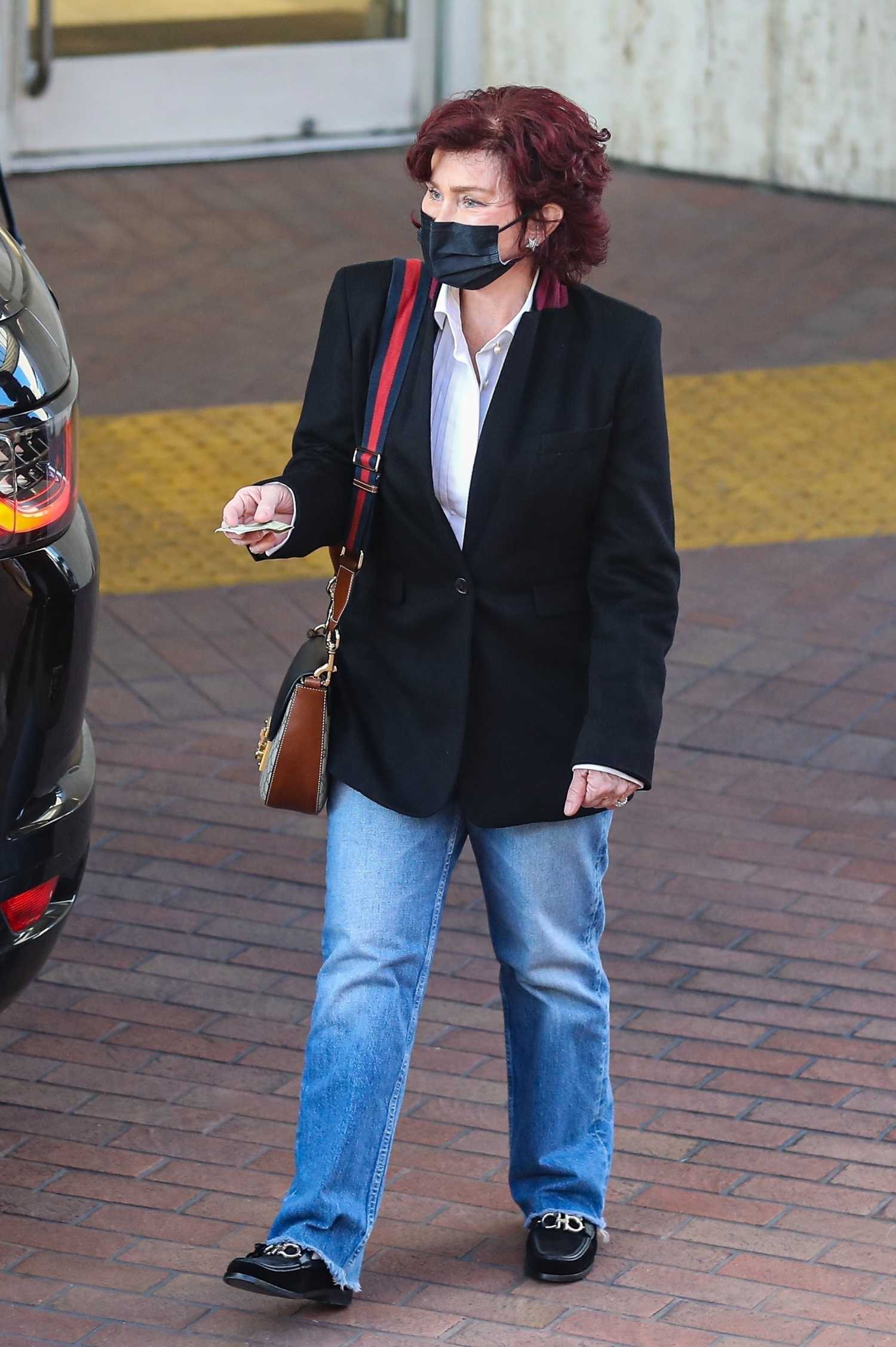 Sharon Osbourne in a Black Blazer Goes Shopping Alongside Family