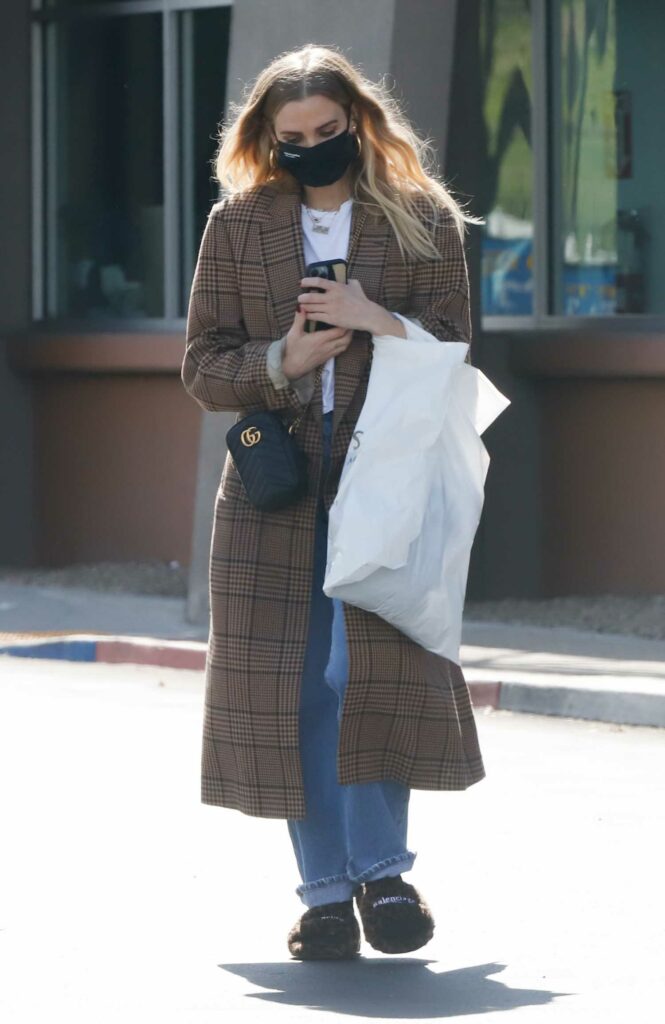Ashlee Simpson in a Brown Plaid Coat