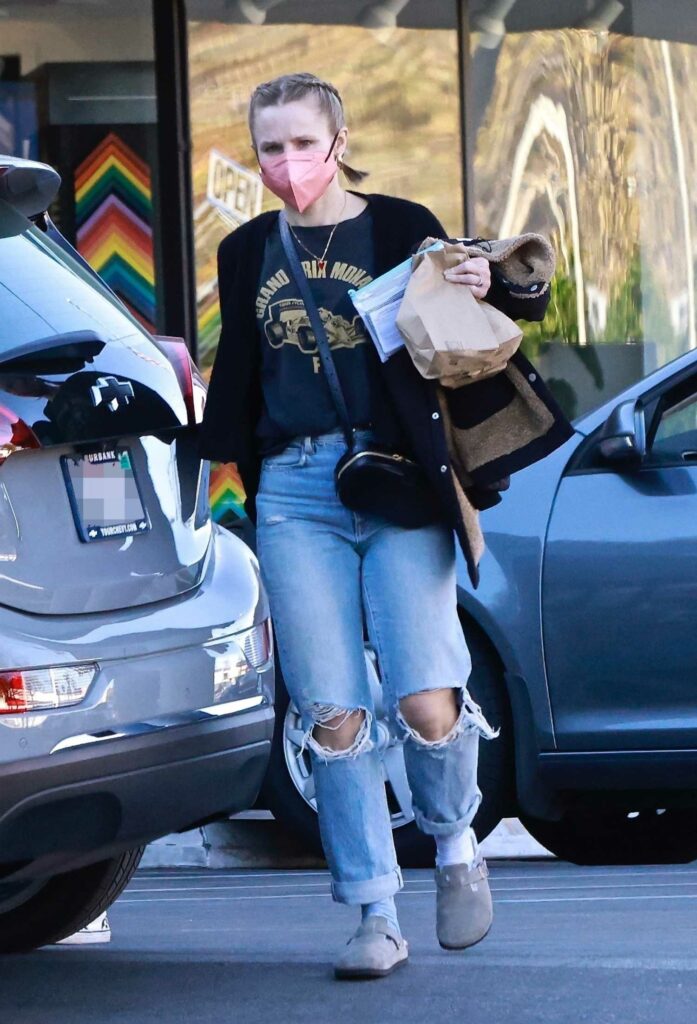 Kristen Bell in a Blue Ripped Jeans