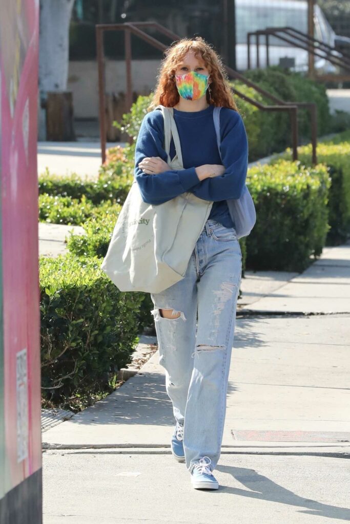 Rumer Willis in a Blue Ripped Jeans