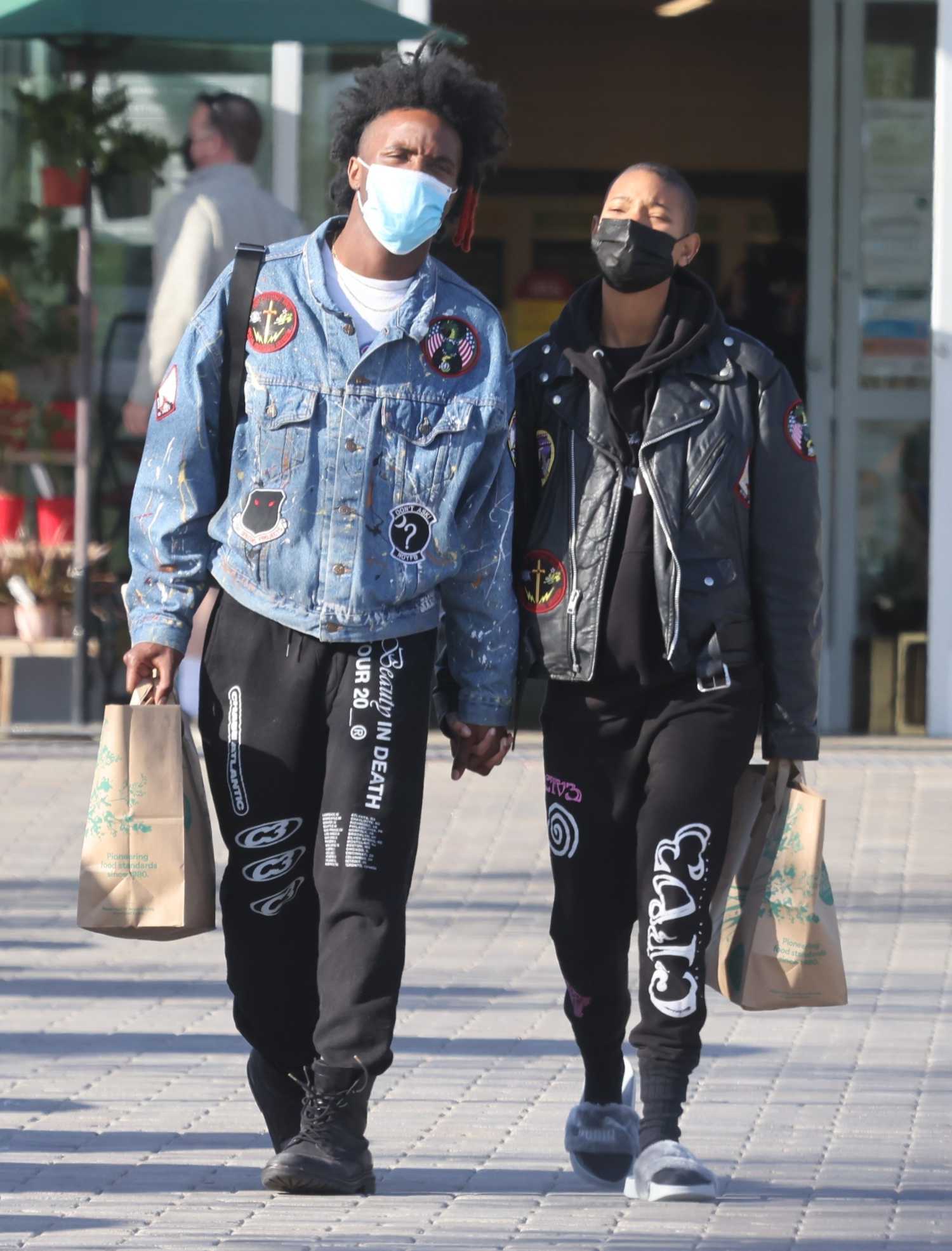 Willow Smith Was Seen Out with Her Beau De’Wayne After Shopping at