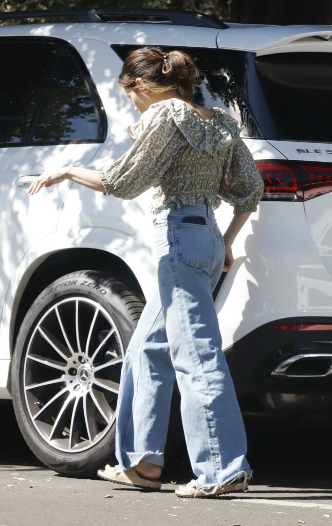 Jenna Dewan in a Blue Jeans