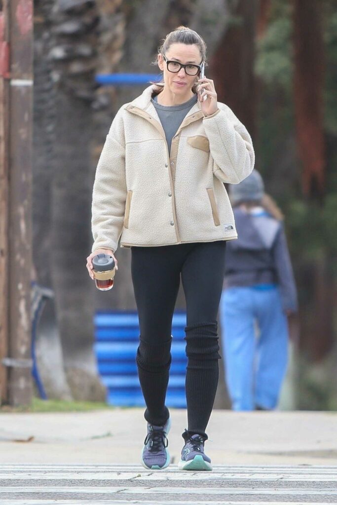 Jennifer Garner in a Beige Jacket